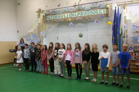 PRVOŠOLČKI BEGUNJE 12 FOTO LJUBO VUKELIČ